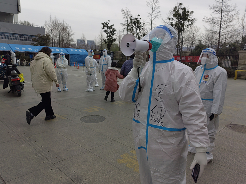 1647838942967026387.jpg 疫情战役中的逆行者2.jpg