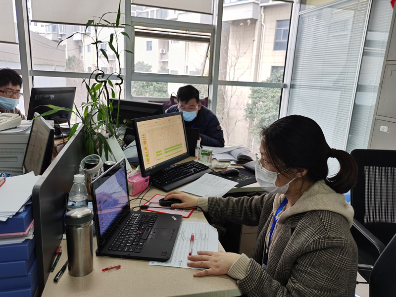 1647838963234081618.jpg 疫情战役中的逆行者3.jpg